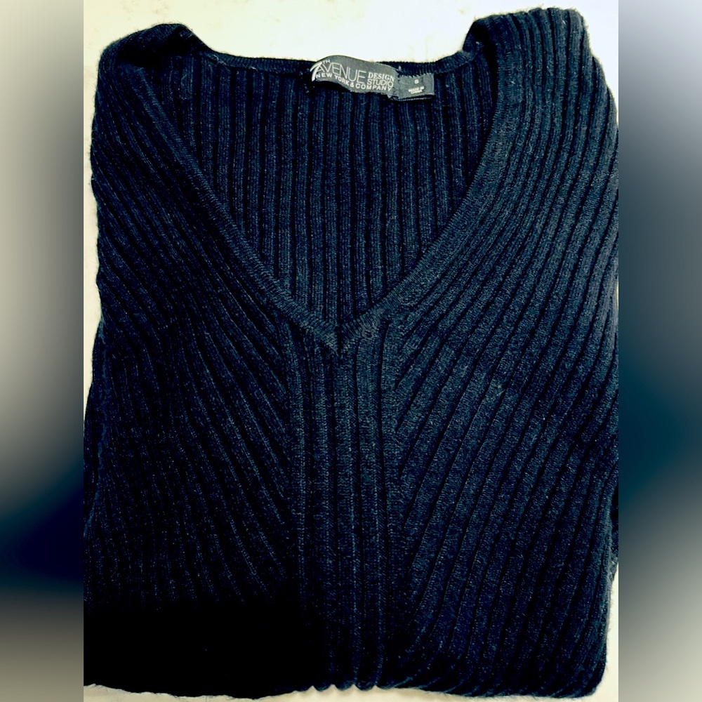 NY&Co long skinny form fitting sweater, V neck and 3/4 sleeve, in great shape.